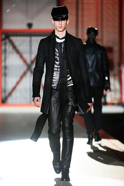 Look 23